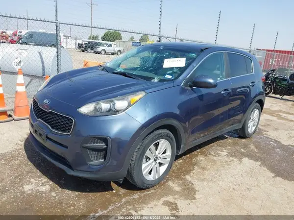 KNDPM3AC8H7247945 2017 KIA SPORTAGE - Image 2