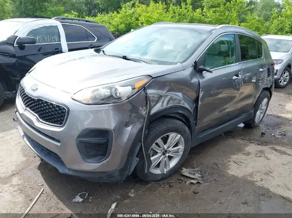 KNDPM3AC8J7311715 2018 KIA SPORTAGE - Image 2