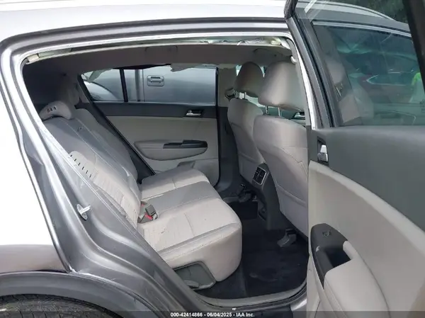 KNDPM3AC8J7311715 2018 KIA SPORTAGE - Image 8