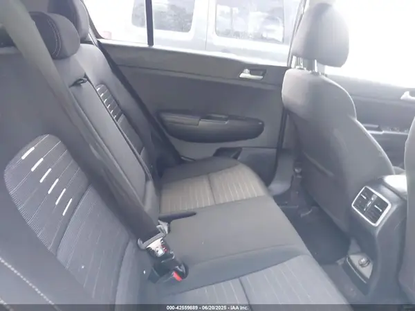 KNDPM3AC8J7312167 2018 KIA SPORTAGE - Image 8