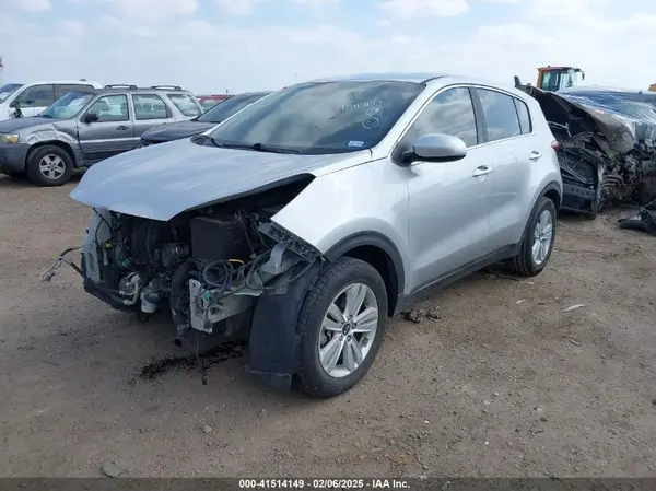 KNDPM3AC8J7313982 2018 KIA SPORTAGE - Image 2