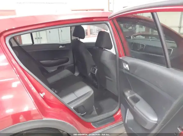KNDPM3AC8J7314114 2018 KIA SPORTAGE - Image 8