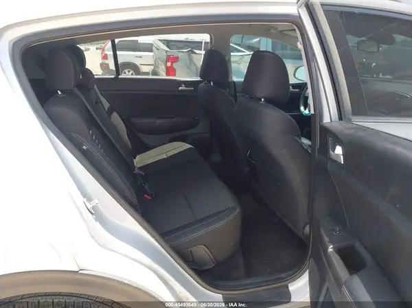 KNDPM3AC8J7329731 2018 KIA SPORTAGE - Image 8