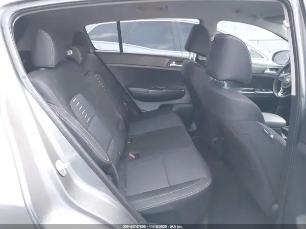 KNDPM3AC8J7331902 2018 KIA SPORTAGE - Image 8
