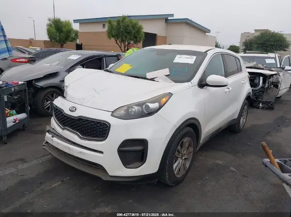KNDPM3AC8J7335755 2018 KIA SPORTAGE - Image 2