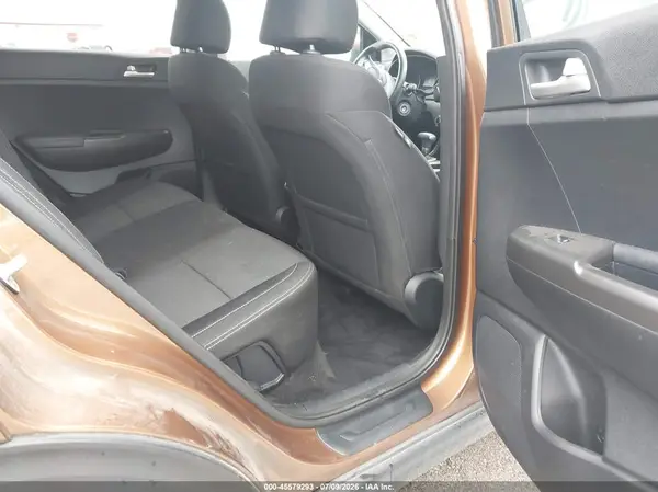 KNDPM3AC8J7370800 2018 KIA SPORTAGE - Image 8