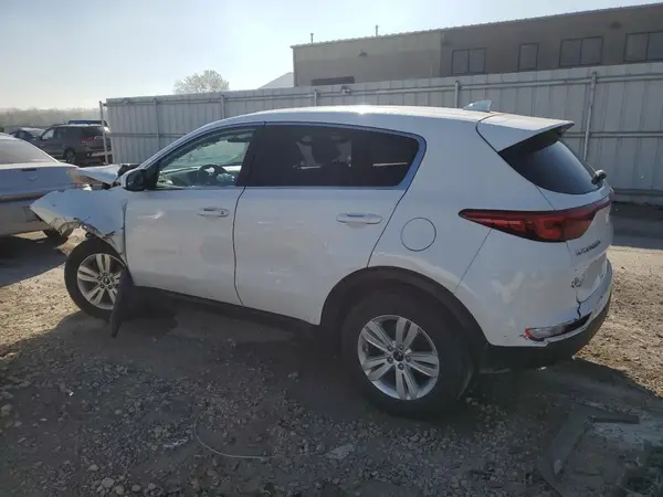 KNDPM3AC8J7394904 2018 KIA SPORTAGE - Image 2