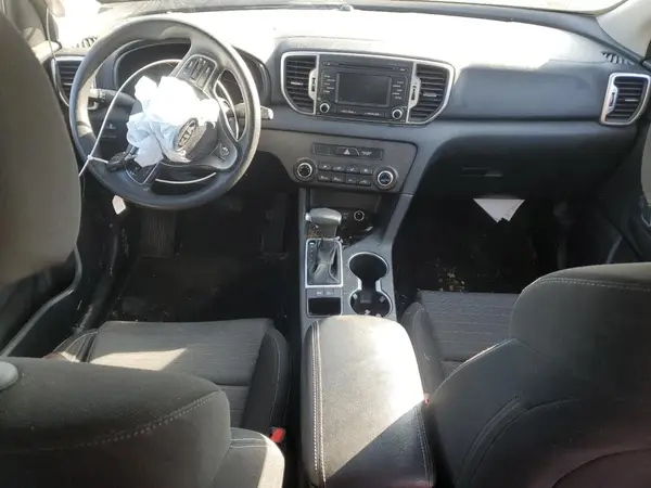 KNDPM3AC8J7394904 2018 KIA SPORTAGE - Image 8