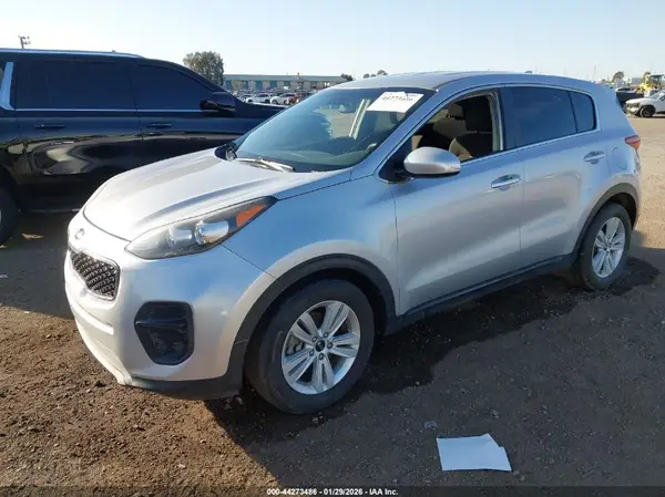 KNDPM3AC8J7445138 2018 KIA SPORTAGE - Image 2