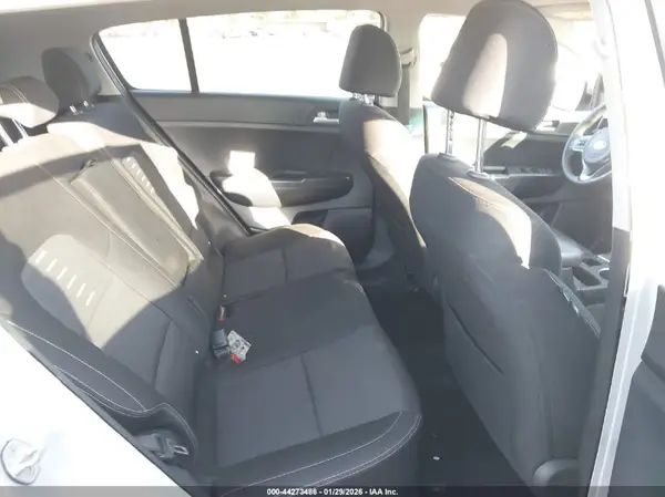 KNDPM3AC8J7445138 2018 KIA SPORTAGE - Image 8