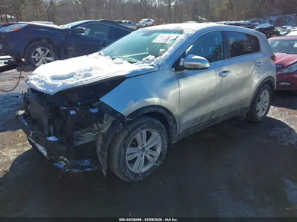 KNDPM3AC8J7445348 2018 KIA SPORTAGE - Image 2