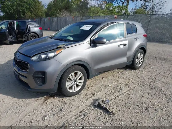KNDPM3AC8J7445379 2018 KIA SPORTAGE - Image 2