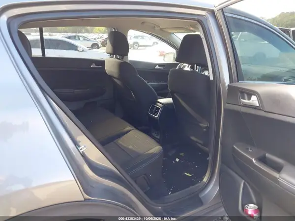 KNDPM3AC8J7445379 2018 KIA SPORTAGE - Image 8