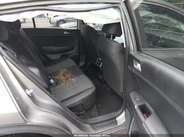 KNDPM3AC8J7445690 2018 KIA SPORTAGE - Image 8