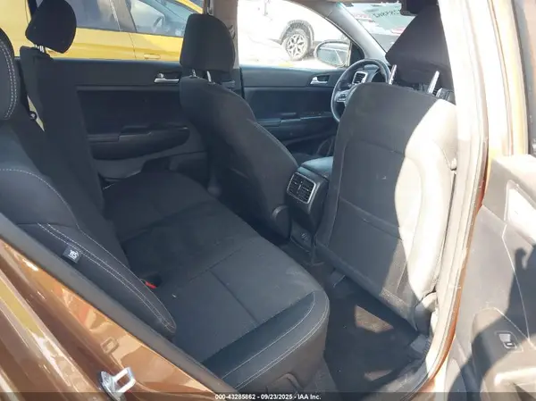 KNDPM3AC8J7463803 2018 KIA SPORTAGE - Image 8