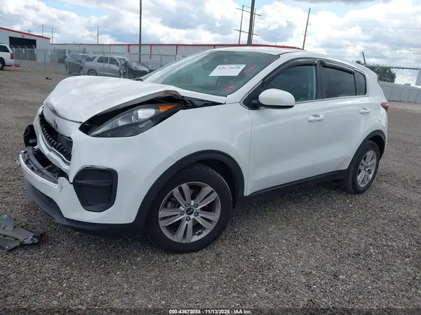 KNDPM3AC8J7468791 2018 KIA SPORTAGE - Image 2