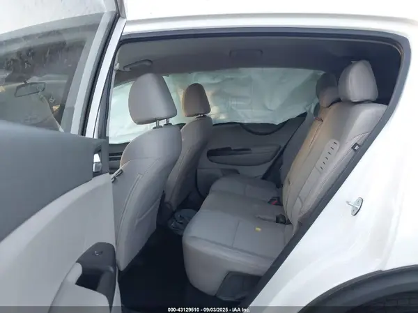 KNDPM3AC8J7481153 2018 KIA SPORTAGE - Image 8