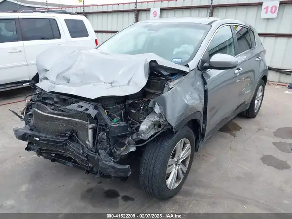 KNDPM3AC8K7569377 2019 KIA SPORTAGE - Image 2