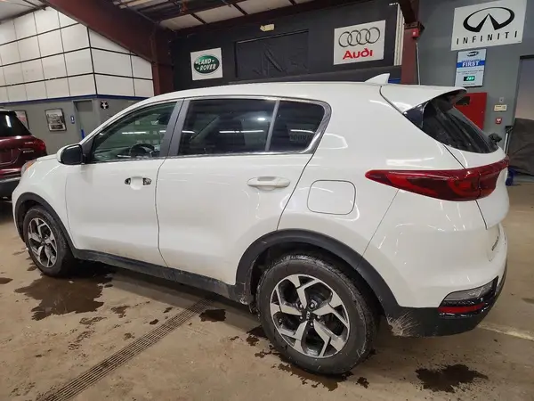 KNDPM3AC8M7932649 2021 KIA SPORTAGE - Image 2