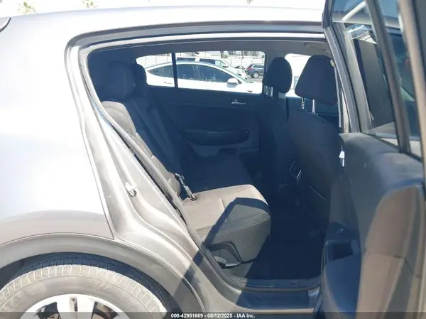 KNDPM3AC9H7216056 2017 KIA SPORTAGE - Image 8