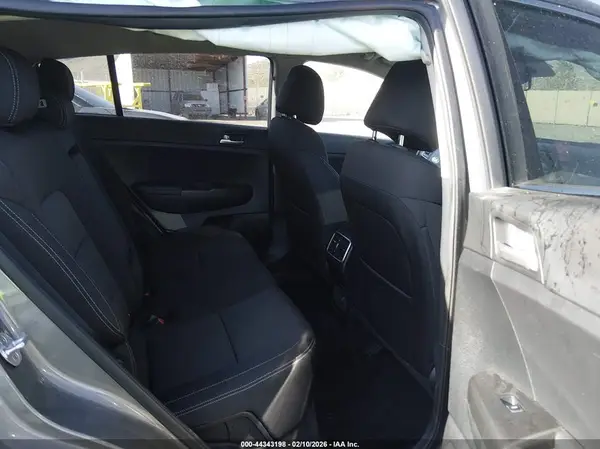 KNDPM3AC9H7246481 2017 KIA SPORTAGE - Image 8