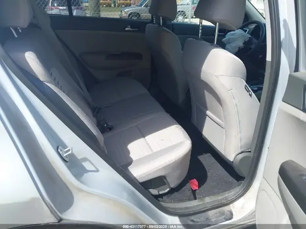 KNDPM3AC9J7318625 2018 KIA SPORTAGE - Image 8