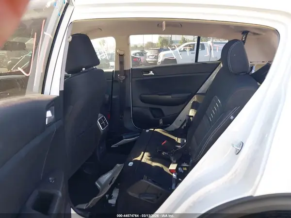 KNDPM3AC9J7333819 2018 KIA SPORTAGE - Image 8