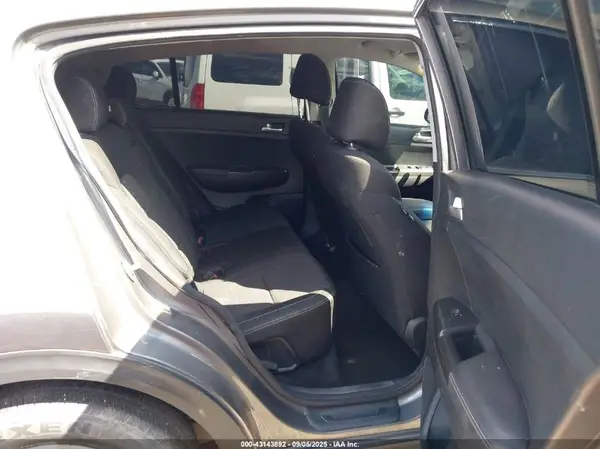 KNDPM3AC9J7337076 2018 KIA SPORTAGE - Image 8