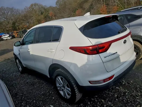 KNDPM3AC9J7340463 2018 KIA SPORTAGE - Image 2