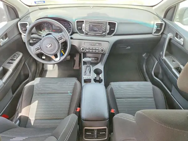 KNDPM3AC9J7350913 2018 KIA SPORTAGE - Image 8
