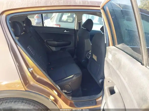 KNDPM3AC9J7357960 2018 KIA SPORTAGE - Image 8