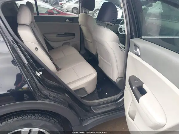 KNDPM3AC9J7383281 2018 KIA SPORTAGE - Image 8