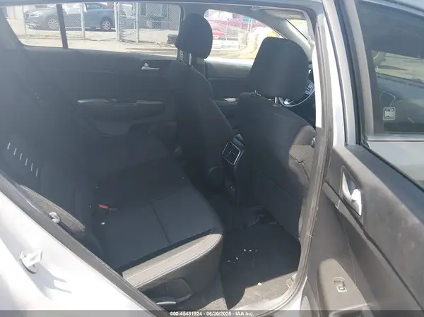 KNDPM3AC9J7390389 2018 KIA SPORTAGE - Image 8