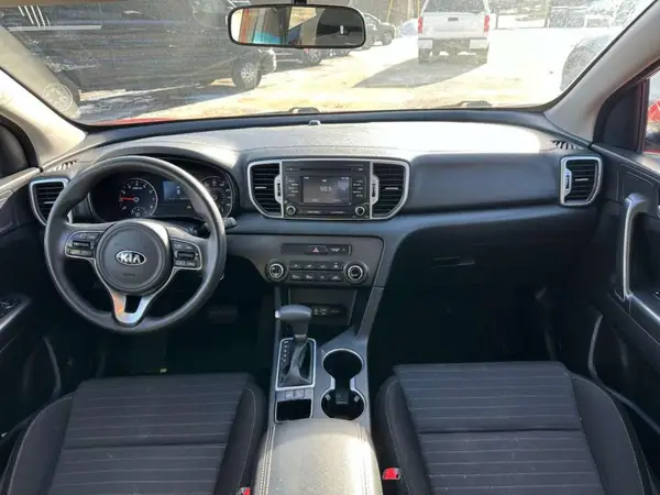 KNDPM3AC9J7392756 2018 KIA SPORTAGE - Image 8