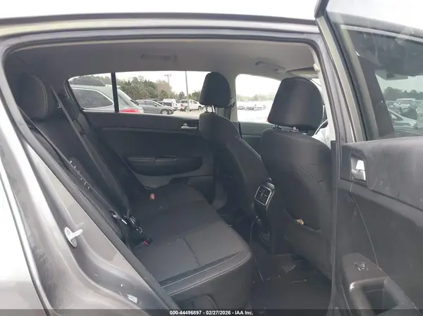 KNDPM3AC9J7424220 2018 KIA SPORTAGE - Image 8