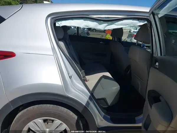 KNDPM3AC9K7622569 2019 KIA SPORTAGE - Image 8