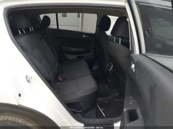 KNDPM3AC9M7929890 2021 KIA SPORTAGE - Image 8