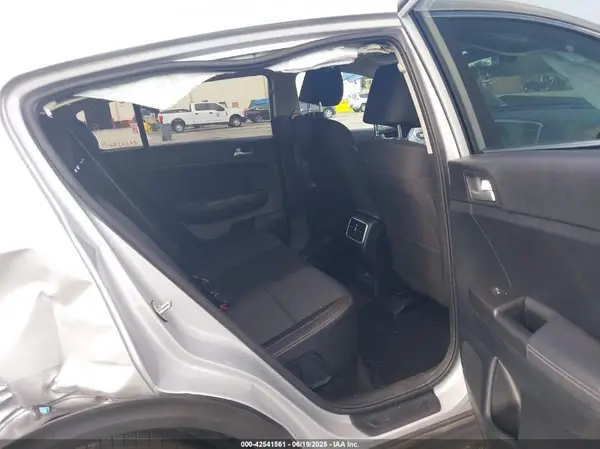 KNDPM3AC9N7945962 2022 KIA SPORTAGE - Image 8