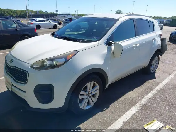 KNDPM3ACXH7032017 2017 KIA SPORTAGE - Image 2