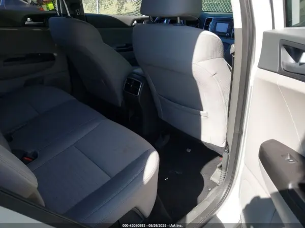 KNDPM3ACXH7032017 2017 KIA SPORTAGE - Image 8
