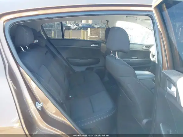 KNDPM3ACXH7104205 2017 KIA SPORTAGE - Image 8
