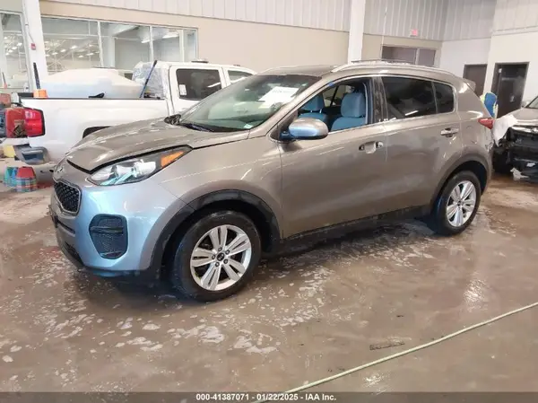 KNDPM3ACXJ7376369 2018 KIA SPORTAGE - Image 2