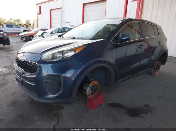 KNDPM3ACXJ7471241 2018 KIA SPORTAGE - Image 2