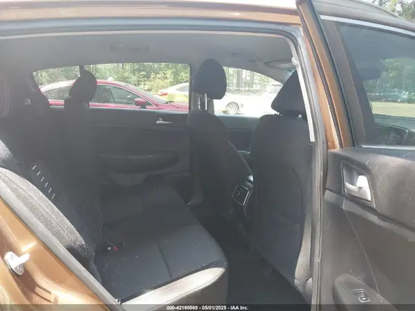 KNDPMCAC0H7033113 2017 KIA SPORTAGE - Image 8