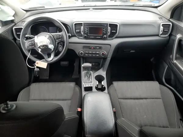 KNDPMCAC0H7037761 2017 KIA SPORTAGE - Image 8