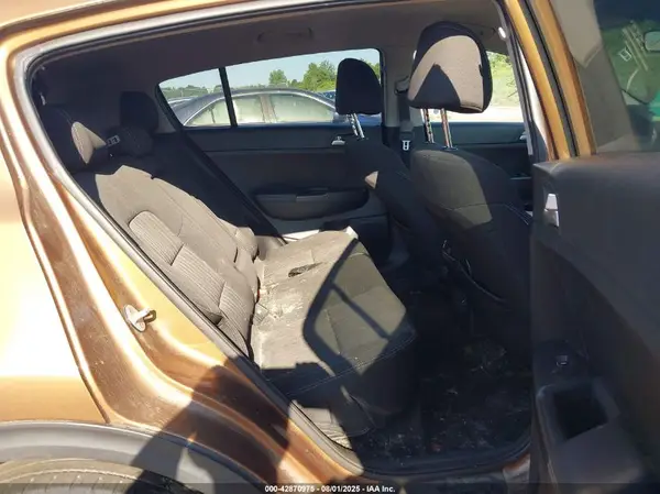 KNDPMCAC0H7038456 2017 KIA SPORTAGE - Image 8