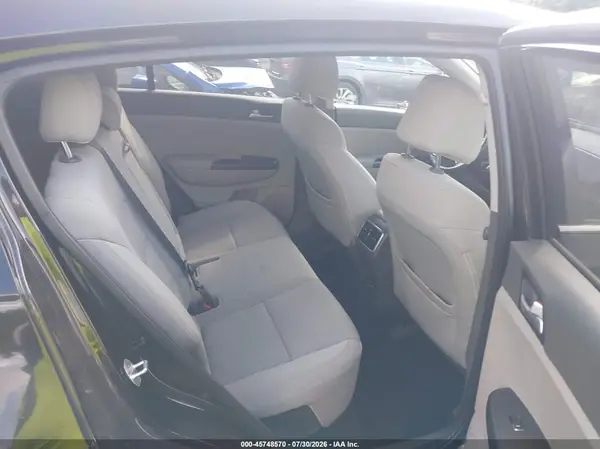 KNDPMCAC0H7040479 2017 KIA SPORTAGE - Image 8