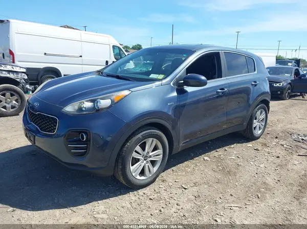 KNDPMCAC0H7042233 2017 KIA SPORTAGE - Image 2