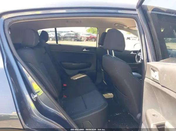 KNDPMCAC0H7042233 2017 KIA SPORTAGE - Image 8