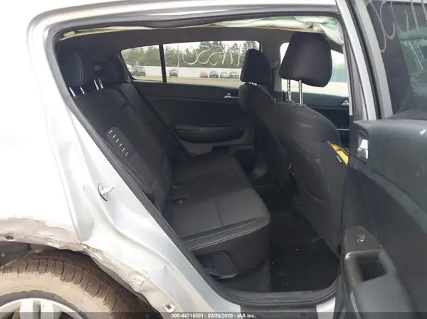KNDPMCAC0H7043379 2017 KIA SPORTAGE - Image 8